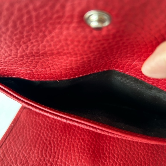 Dooney & Bourke NWOT Cambridge Red Pebble Leather Continental Wallet - Picture 6 of 6